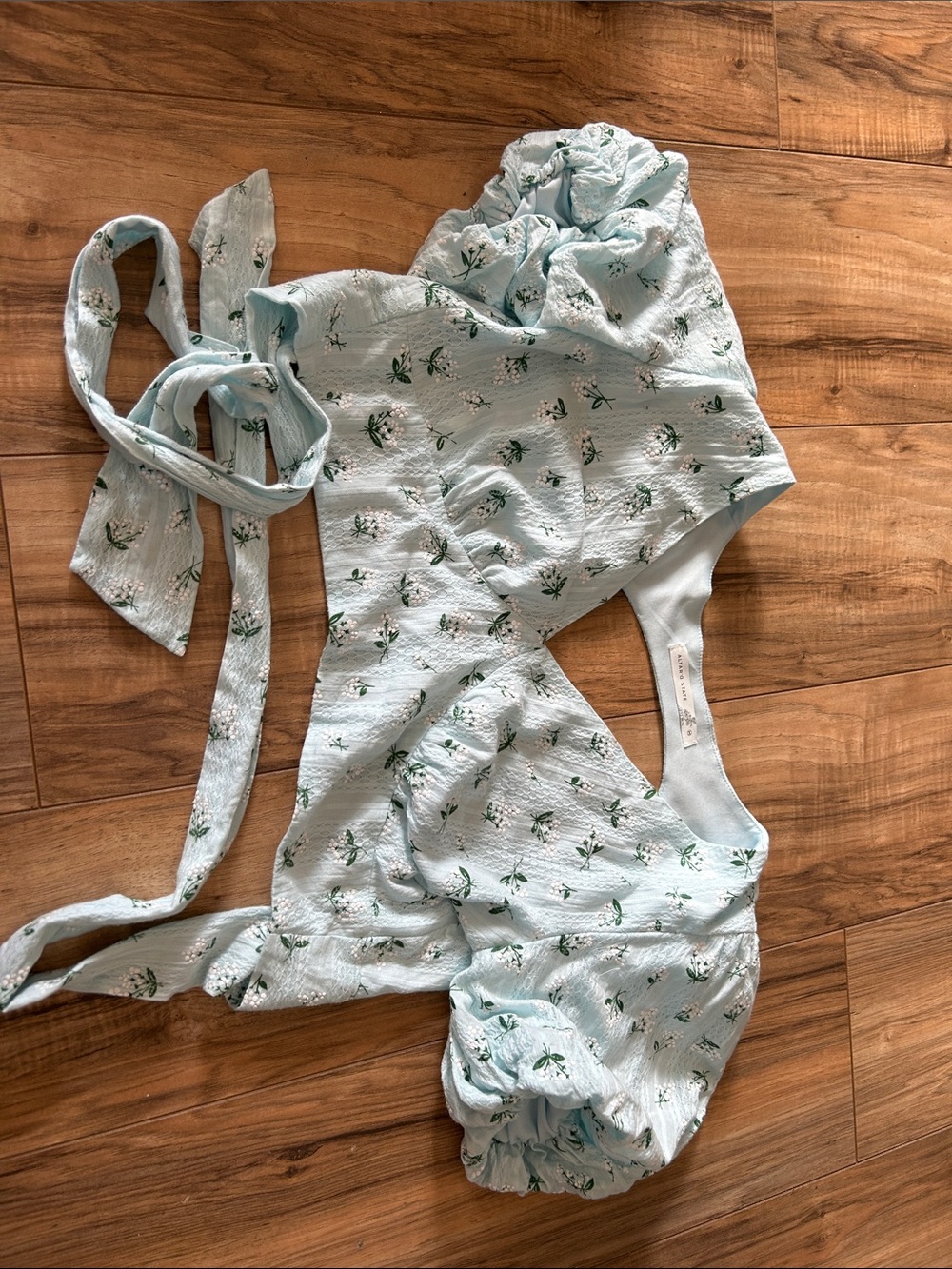 Light Blue Floral Tie-Back Top with Puff Sleeves
